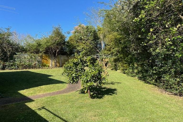 Photo of property in 6 Nea Place, Hillcrest, Auckland, 0627