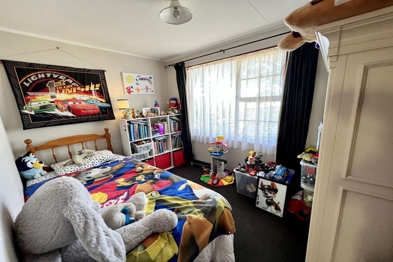 Photo of property in 25 Milford Street, Heidelberg, Invercargill, 9812