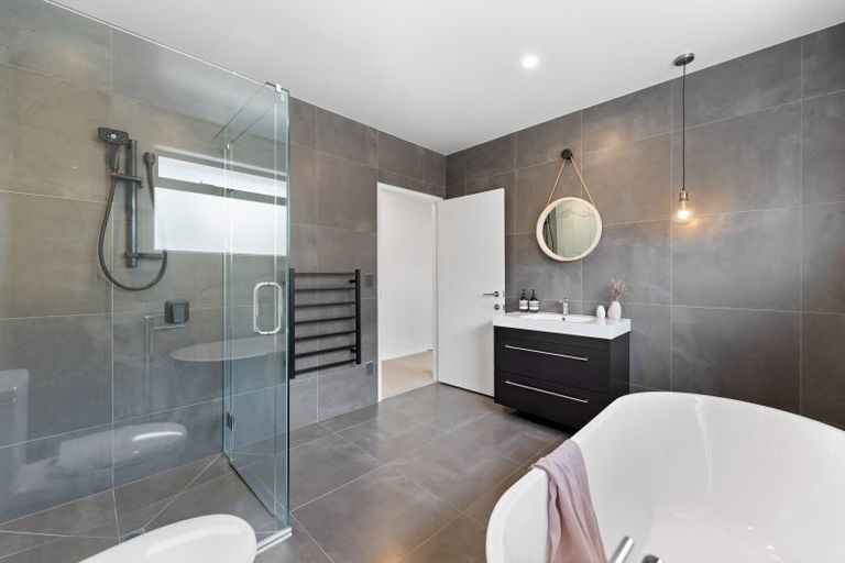 Photo of property in 36 Botanical Heights Drive, Waipahihi, Taupo, 3330