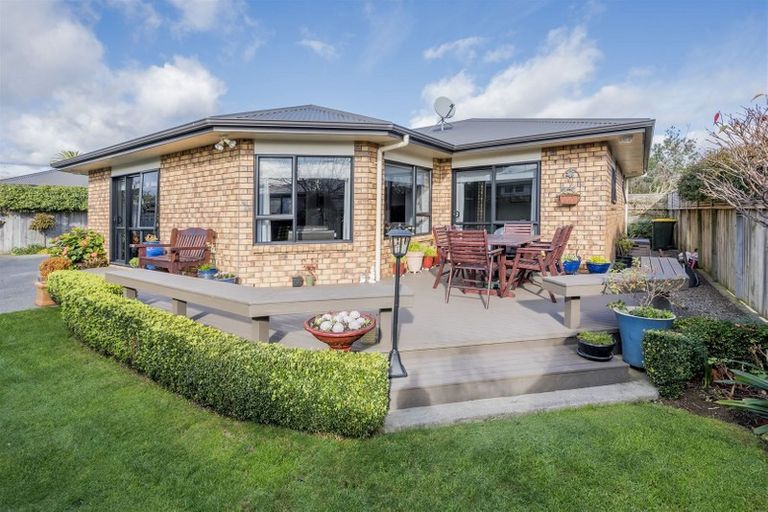 Photo of property in 23b Queenwood Road, Levin, 5510