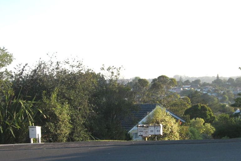 Photo of property in 1/20a Chivalry Road, Glenfield, Auckland, 0629