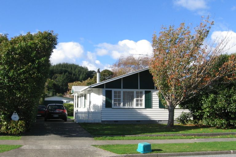 Photo of property in 14 Momona Street, Wainuiomata, Lower Hutt, 5014
