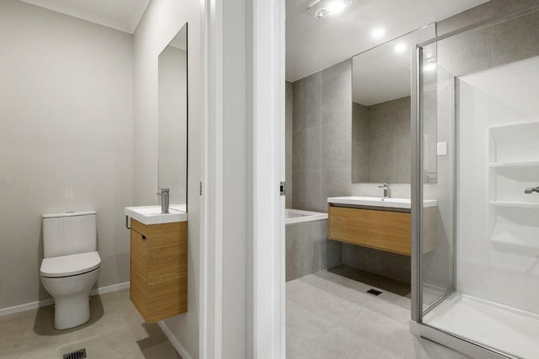 Photo of property in 3/7 Parapara Place, Albany, Auckland, 0632