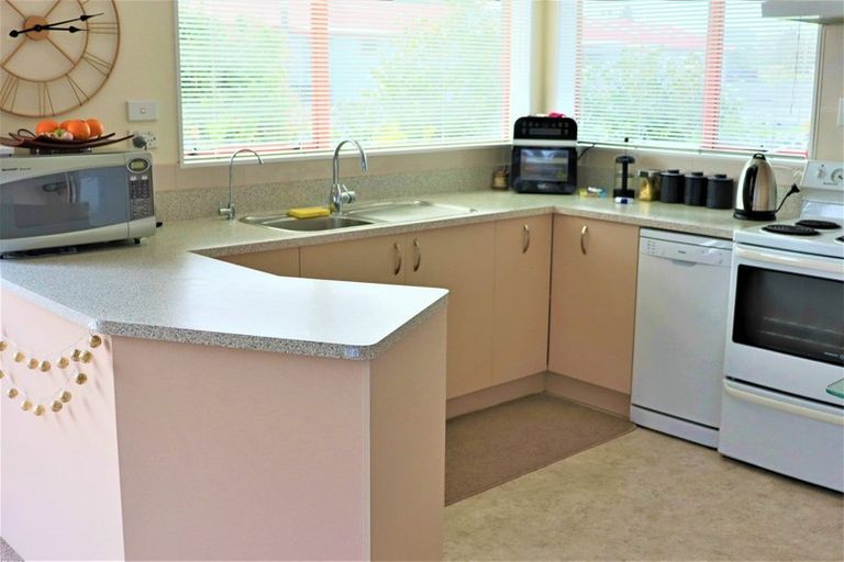 Photo of property in 1/122 Kenny Street, Waihi, 3610