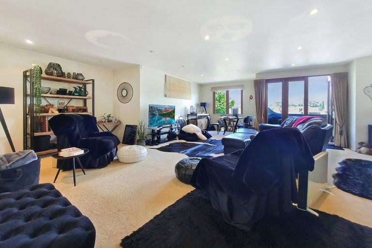 Photo of property in 7g Austin Street, Mount Victoria, Wellington, 6011