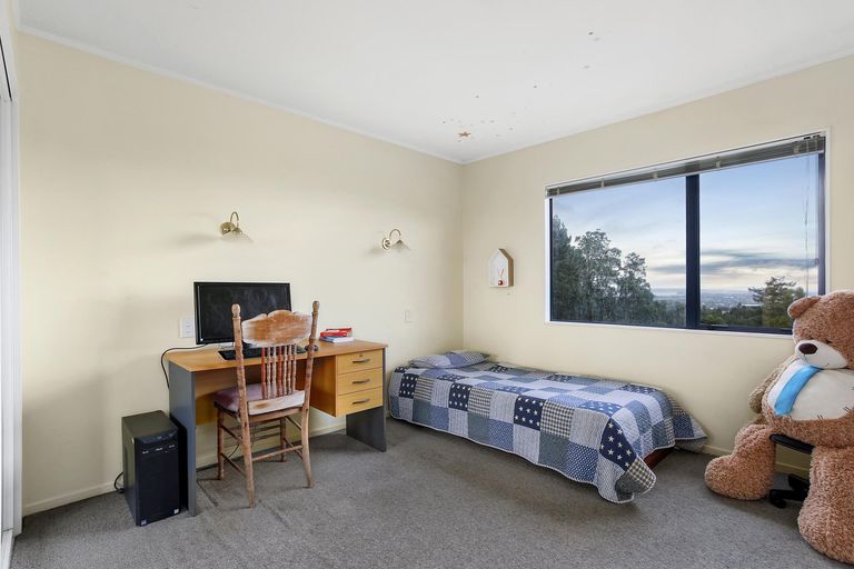 Photo of property in 1 Park Road, Titirangi, Auckland, 0604