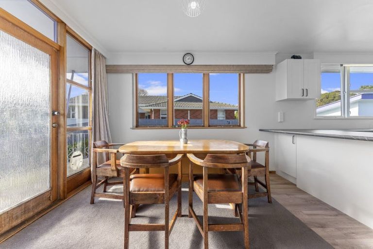 Photo of property in 27 Parkland Crescent, Terrace End, Palmerston North, 4410