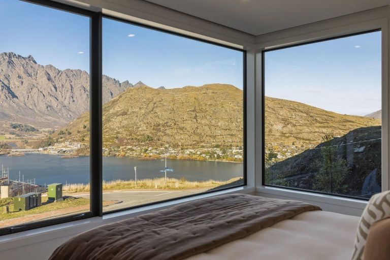 Photo of property in 79 Middleton Road, Queenstown Hill, Queenstown, 9300
