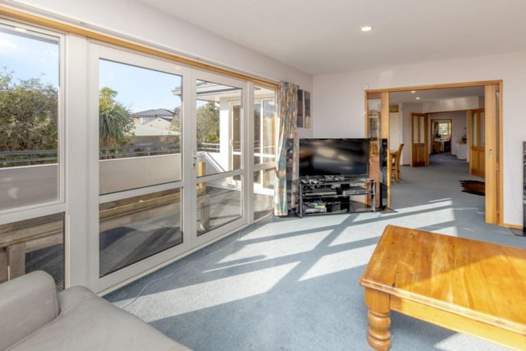 Photo of property in 6 Somerton Rise, Westmorland, Christchurch, 8025