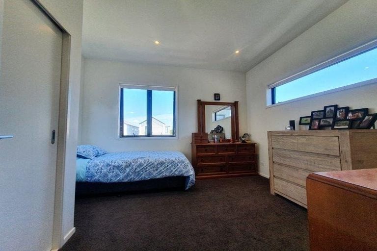 Photo of property in 22 Tapuwae Way, Mangere Bridge, Auckland, 2022
