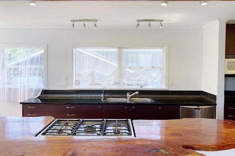 Photo of property in 1/21 Watea Road, Torbay, Auckland, 0630