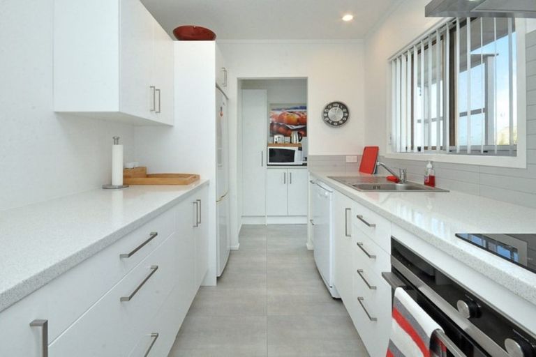 Photo of property in 2/21 Quebec Road, Milford, Auckland, 0620