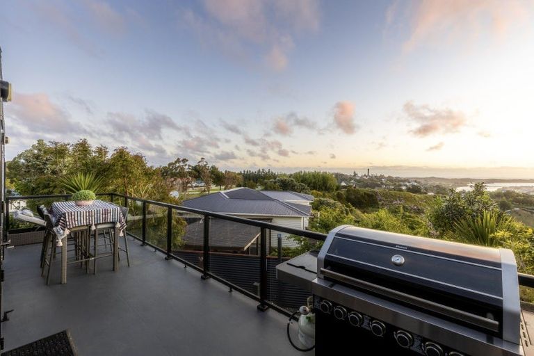 Photo of property in 106 Mount View Road, Bastia Hill, Whanganui, 4500