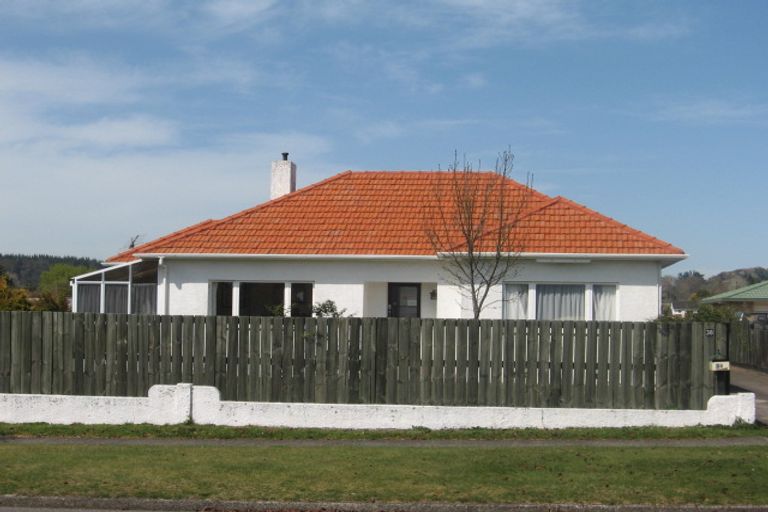 Photo of property in 38 Robertson Street, Glenholme, Rotorua, 3010