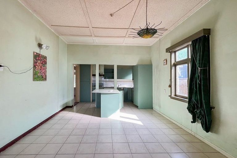 Photo of property in 16 Rimu Street, New Lynn, Auckland, 0600