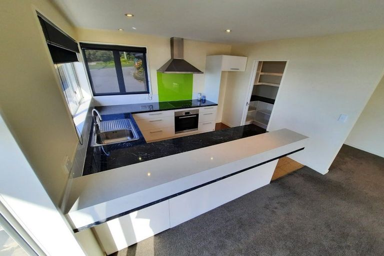 Photo of property in 42 Moncks Spur Road, Redcliffs, Christchurch, 8081