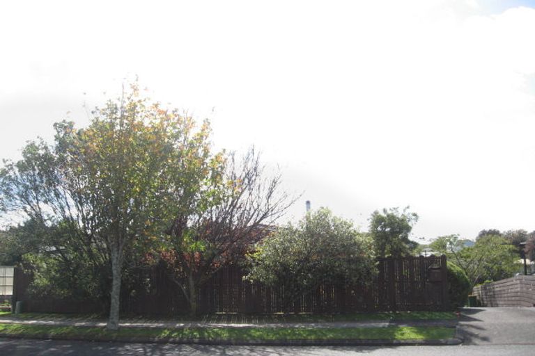 Photo of property in 11 Beechdale Crescent, Pakuranga Heights, Auckland, 2010