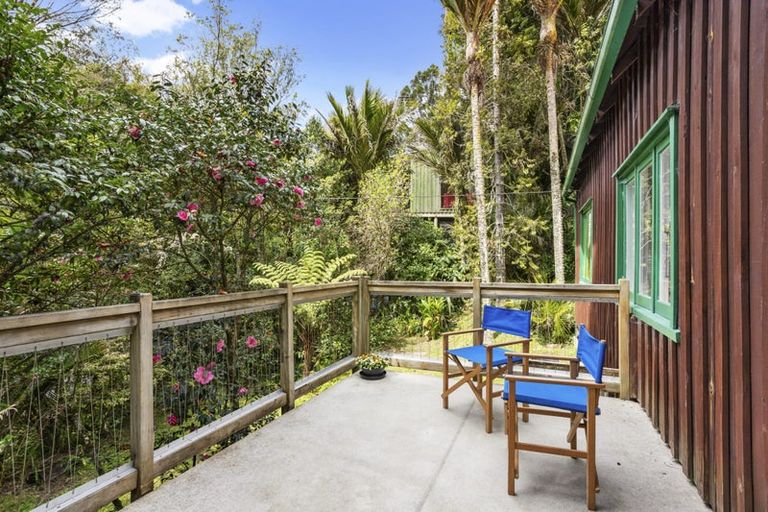 Photo of property in 34 Wood Bay Road, Titirangi, Auckland, 0604