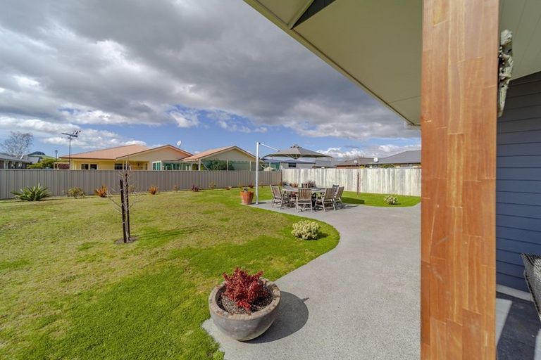 Photo of property in 18 Belgrove Place, Waipukurau, 4200