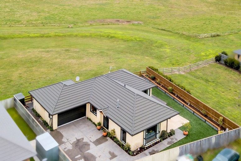 Photo of property in 4 Brockelbank Drive, Kaiapoi, 7630