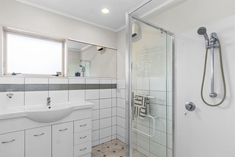 Photo of property in 110a Oceanview Road, Mount Maunganui, 3116