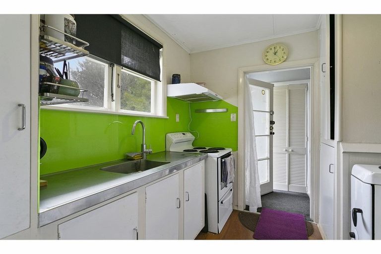 Photo of property in 37 Te Rangitautahanga Road, Turangi, 3334