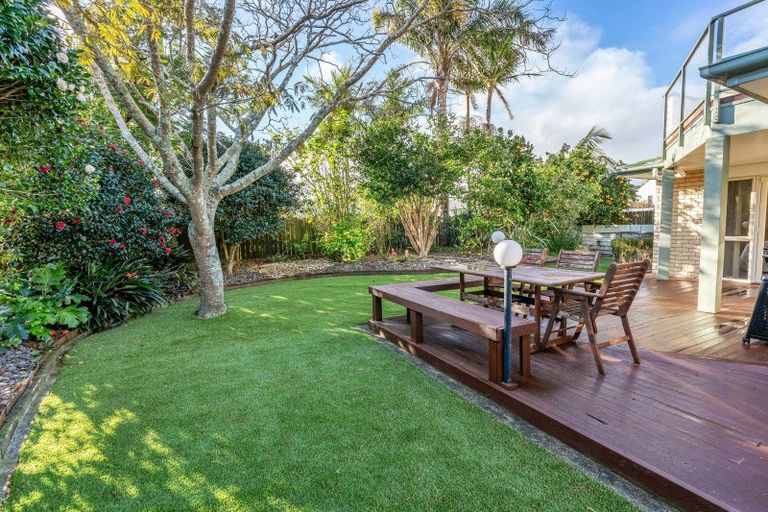 Photo of property in 22 Bermuda Place, One Tree Point, 0118