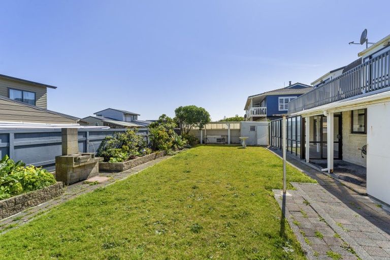 Photo of property in 3 Scott Avenue, Otaki Beach, Otaki, 5512