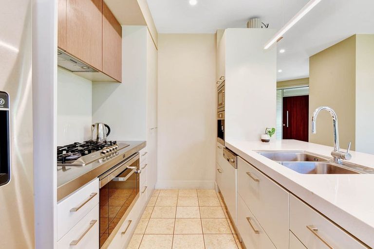 Photo of property in 8 Little Compton Mews, Snells Beach, 0920