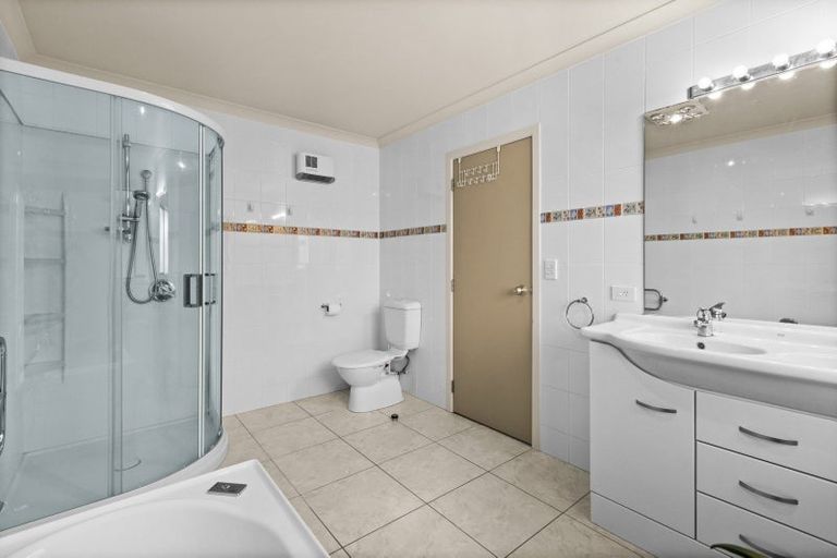 Photo of property in 28a Howard Road, Taradale, Napier, 4112