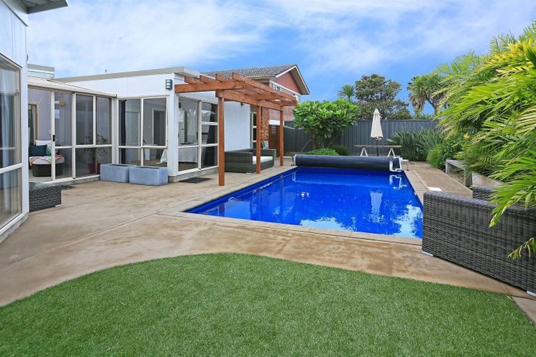 Photo of property in 5 Taitua Drive, Te Atatu South, Auckland, 0610