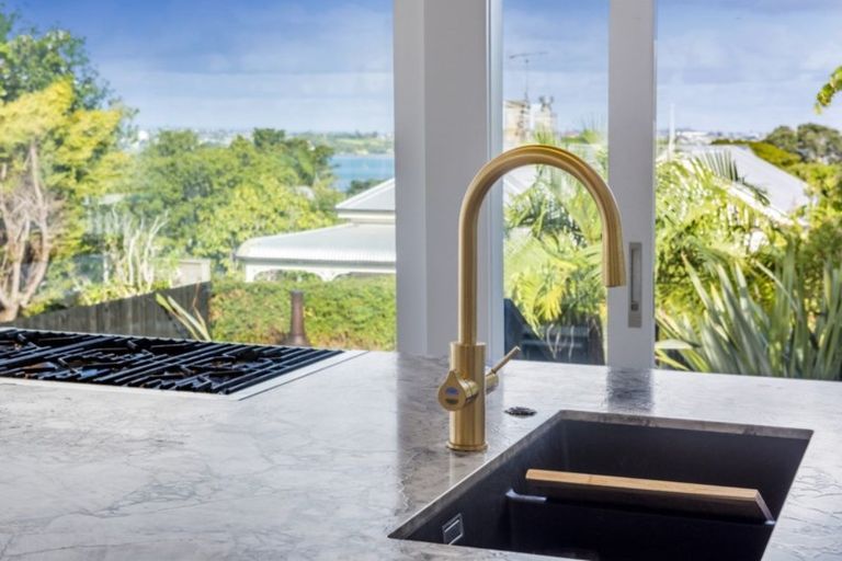 Photo of property in 8 St Aubyn Street, Devonport, Auckland, 0624