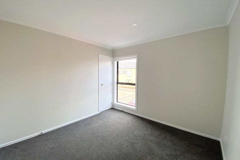 Photo of property in 2/125b Metcalfe Road, Ranui, Auckland, 0612
