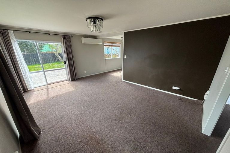 Photo of property in 1/36 Taitimu Drive, Weymouth, Auckland, 2103