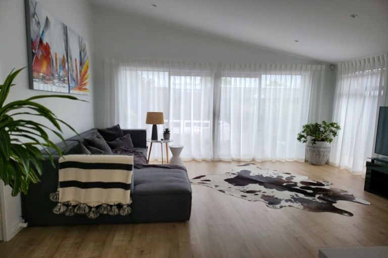 Photo of property in 9 Makete Crescent, Hobsonville, Auckland, 0618