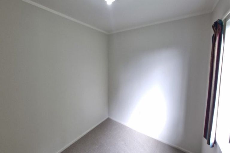 Photo of property in 4 Mayfair Place, Westown, New Plymouth, 4310