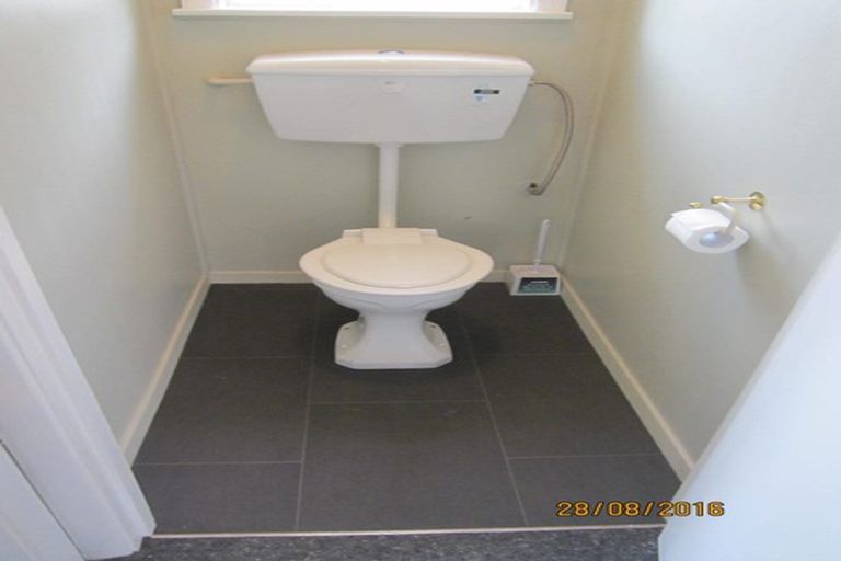 Photo of property in 2 Avro Road, Blue Mountains, Upper Hutt, 5371