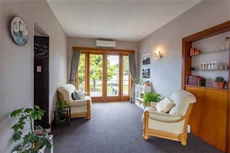 Photo of property in 16 Field Terrace, Upper Riccarton, Christchurch, 8041