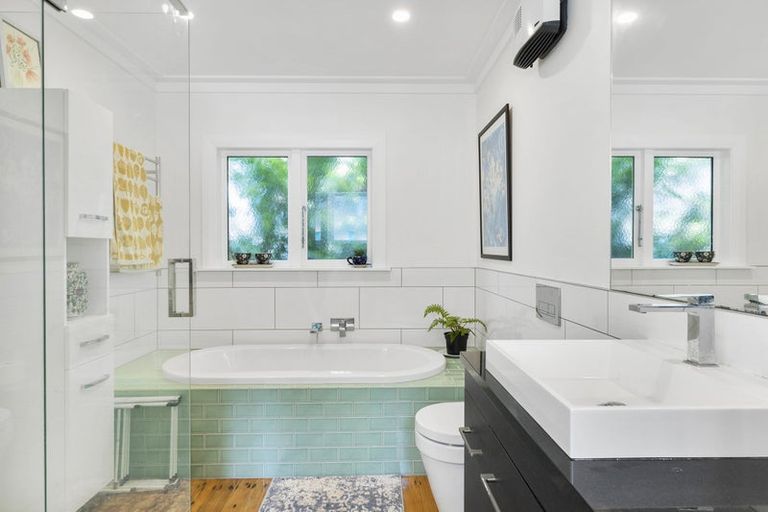 Photo of property in 385a Karori Road, Karori, Wellington, 6012