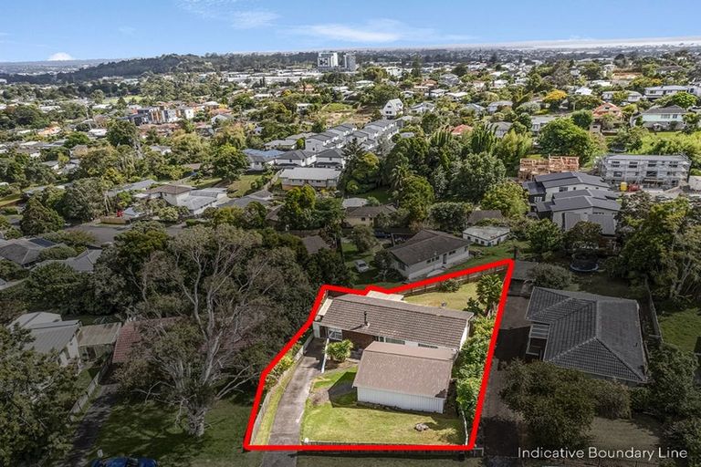 Photo of property in 28 Terra Nova Street, Glen Eden, Auckland, 0602