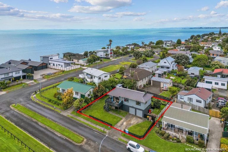 Photo of property in 3 Stella Drive, Clarks Beach, 2122