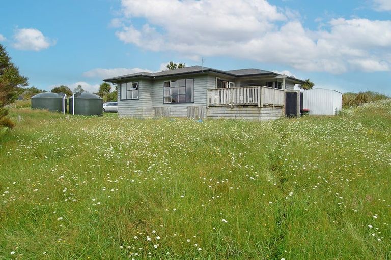 Photo of property in 17 Ranganui Road, Kaiwaka, 0573