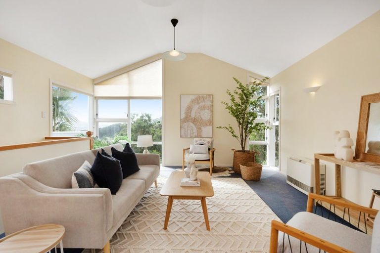 Photo of property in 22 Homewood Crescent, Karori, Wellington, 6012