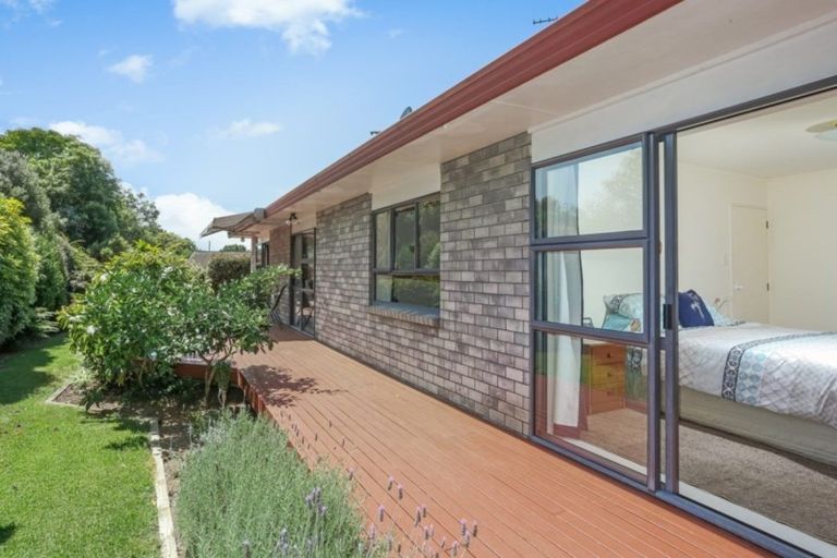 Photo of property in 6 Riverside Drive, Waiuku, 2123