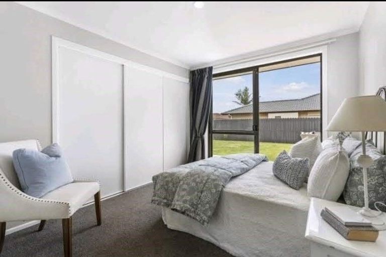 Photo of property in 19 Corrofin Drive, East Tamaki, Auckland, 2013