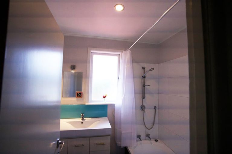 Photo of property in 12 Lucinda Place, Glen Eden, Auckland, 0602