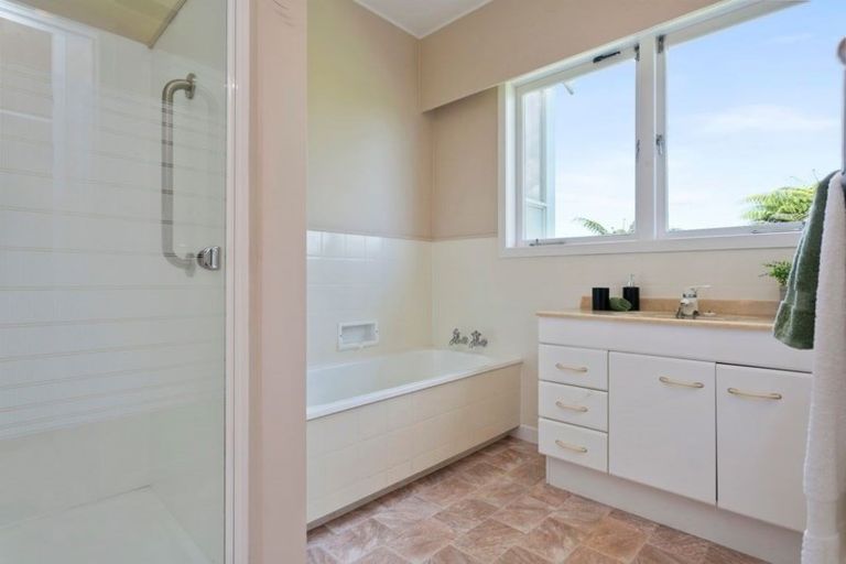 Photo of property in 86 Braid Road, St Andrews, Hamilton, 3200