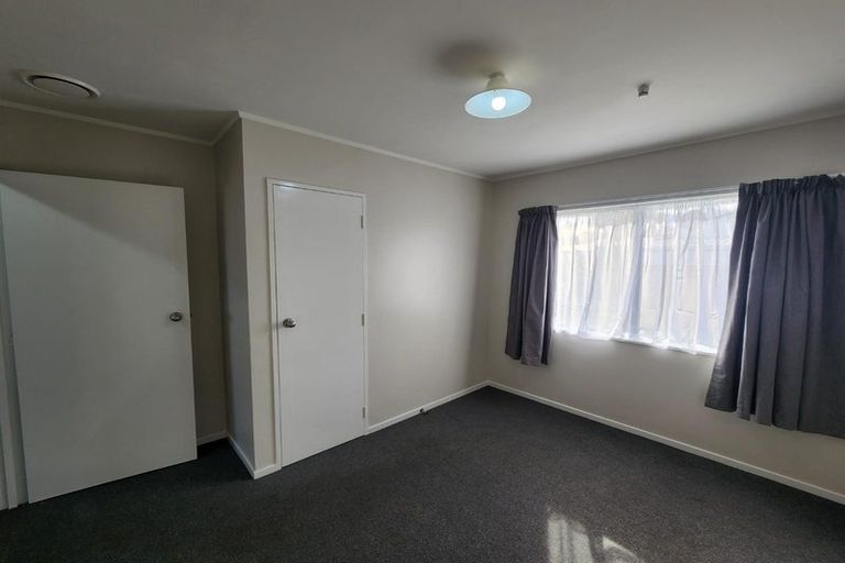 Photo of property in 2/34 Shifnal Drive, Randwick Park, Auckland, 2105