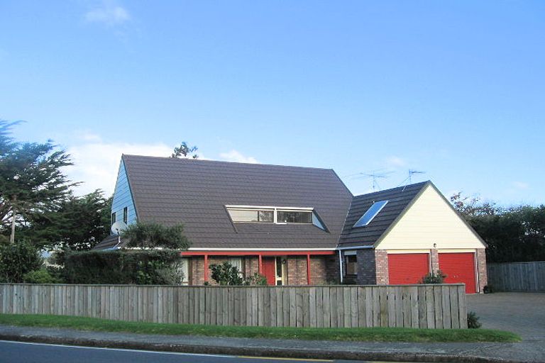 Photo of property in 62 Golf Road, Paraparaumu Beach, Paraparaumu, 5032