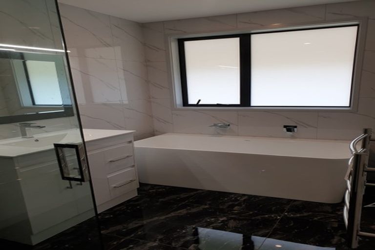 Photo of property in 3 Frederick Place, Whalers Gate, New Plymouth, 4310